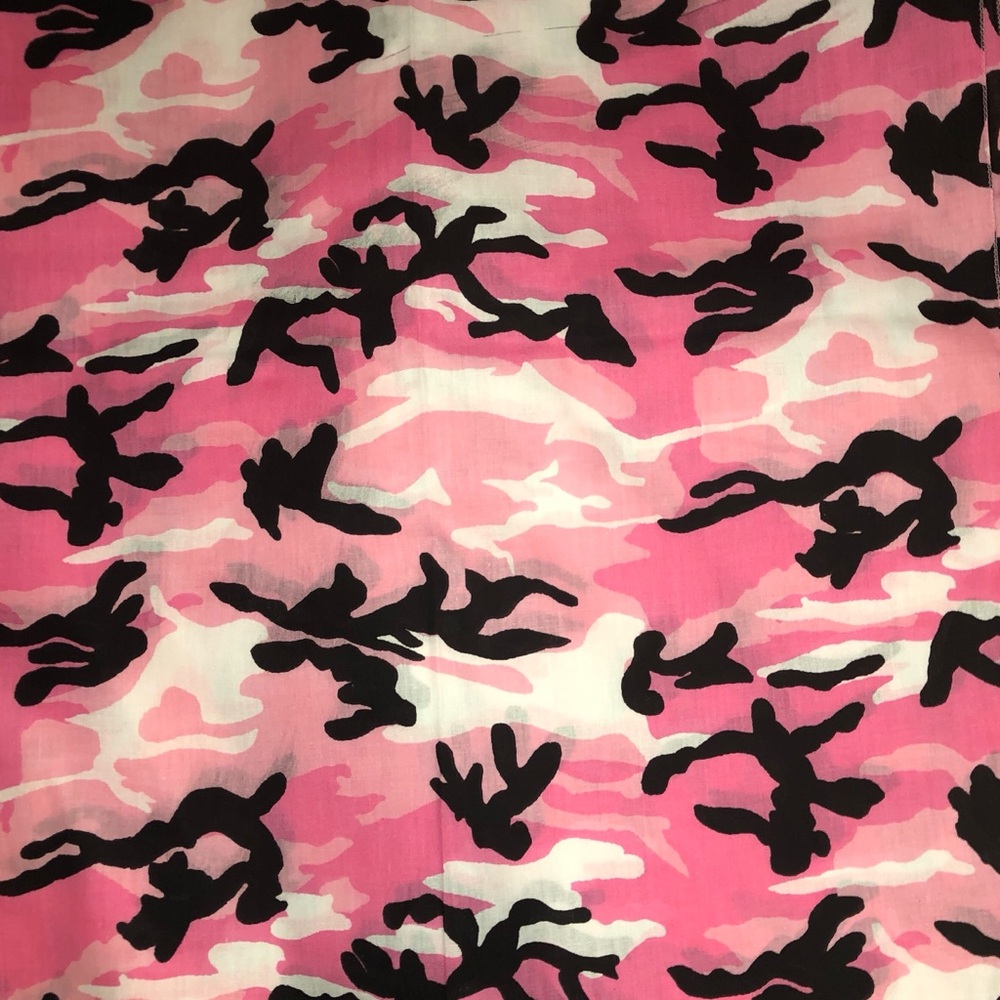 12 Bandana’s in Camo prints Assorted styles